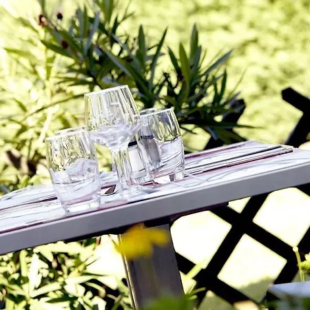 Hotell Campanile - Geneve Annemasse