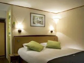Hotell Campanile - Geneve Annemasse